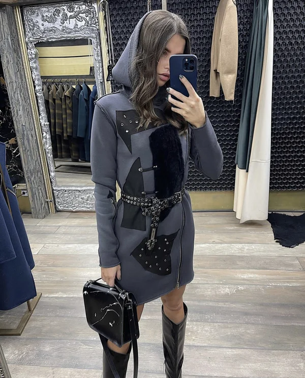 Кожаный ремень с заклепками